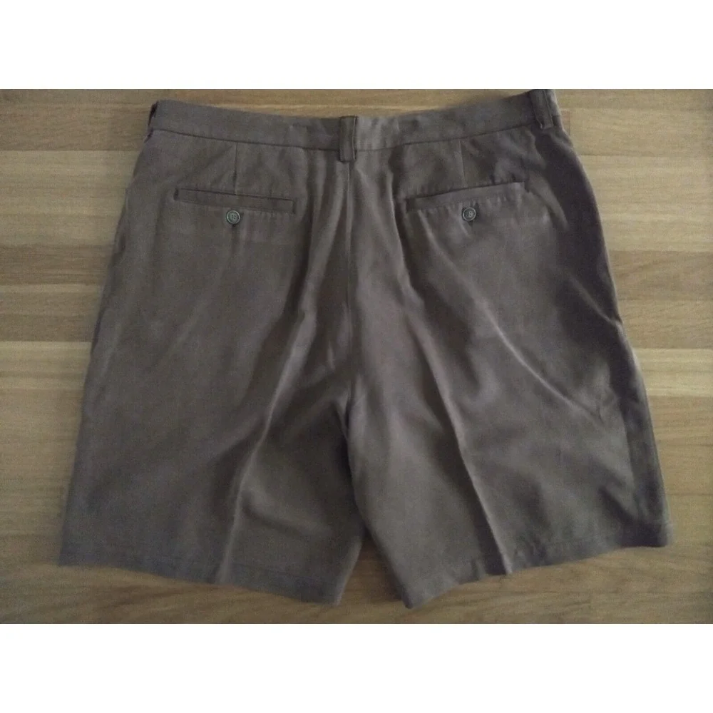 TOMMY BAHAMA Shorts Mens 38 Brown 100%‎ Silk Pleated Front Lightweight Chinos